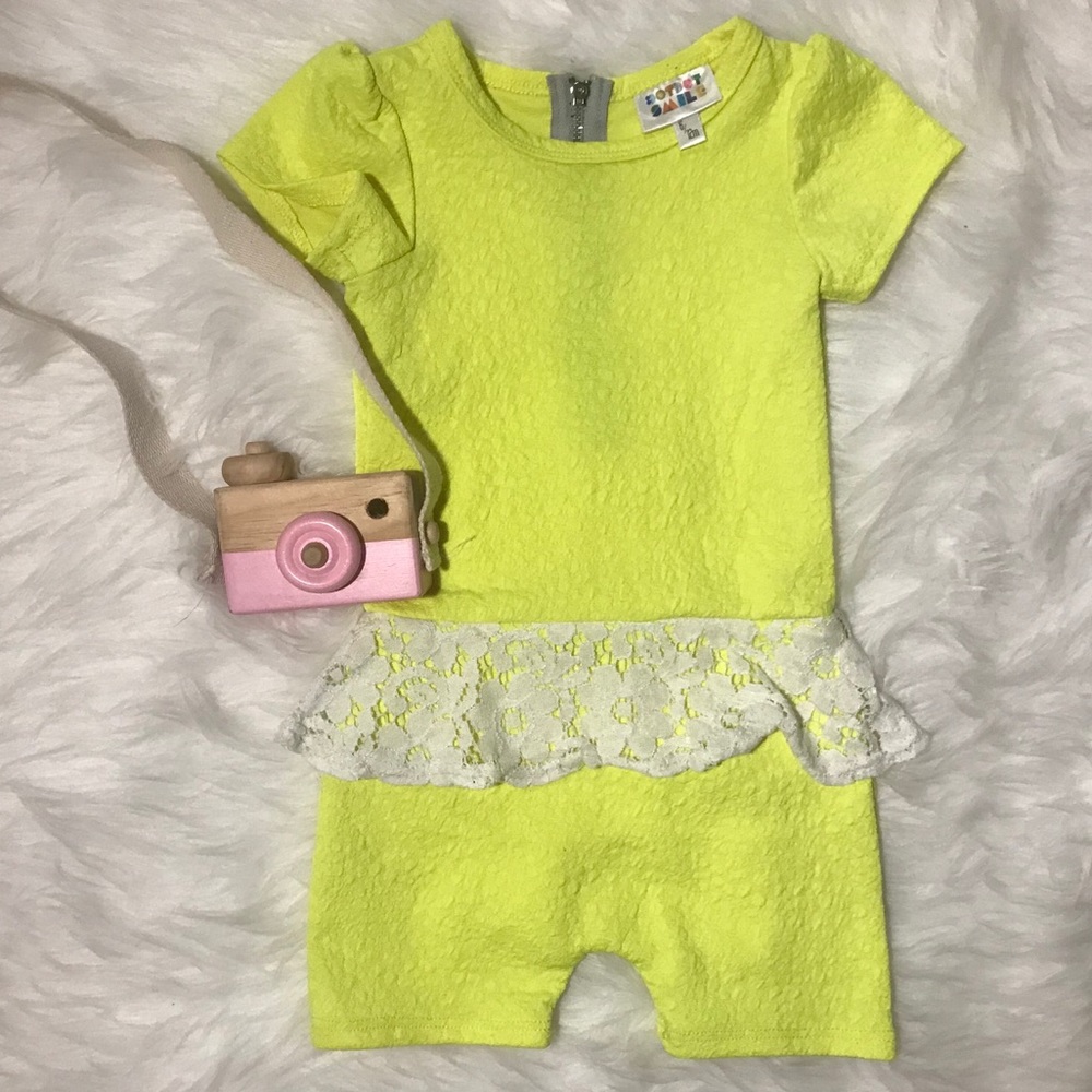 DOT DOT SMILE ROMPER WITH LACE 6/12M